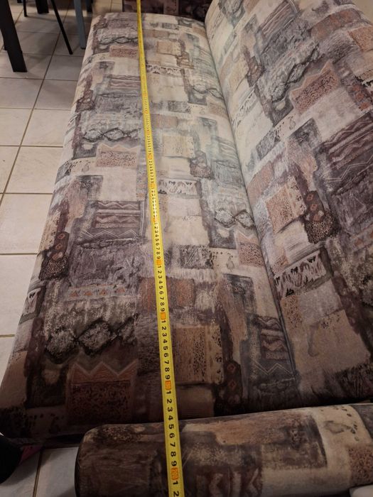 Wersalka rozkładana z pojemnikiem na pościel