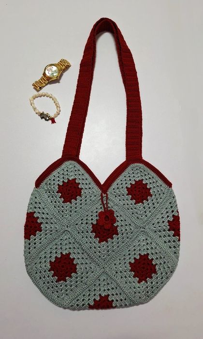 Malas em tricot feitas á mão