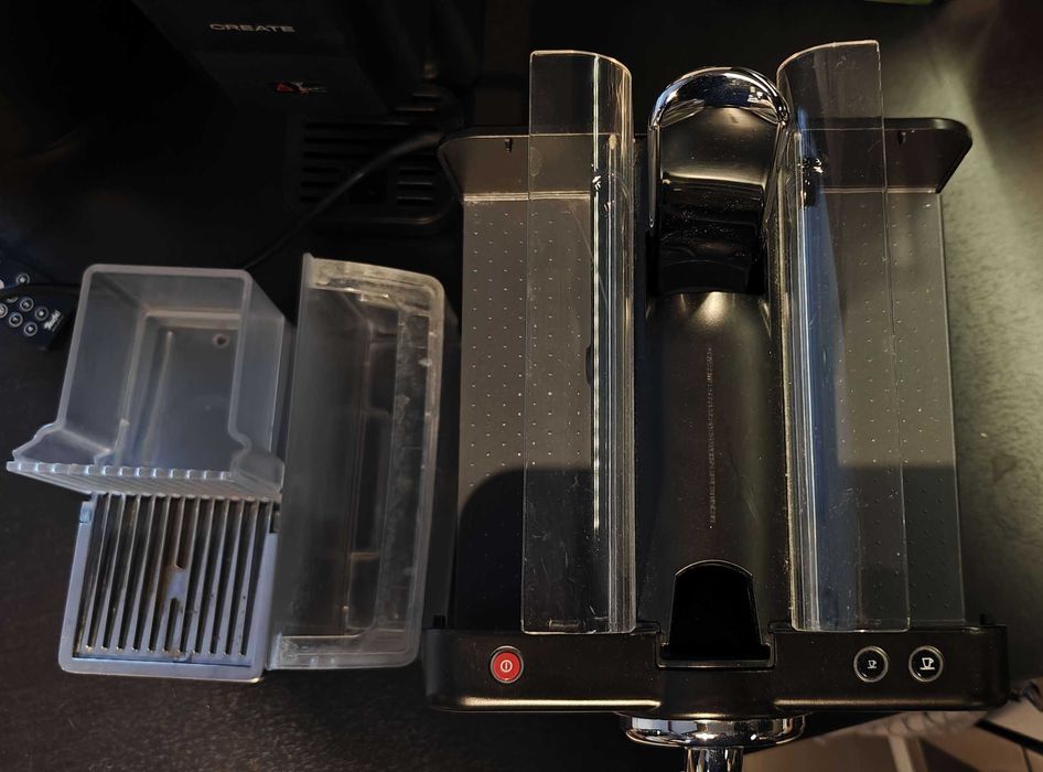 ekspres kawowy Nespresso Le cube