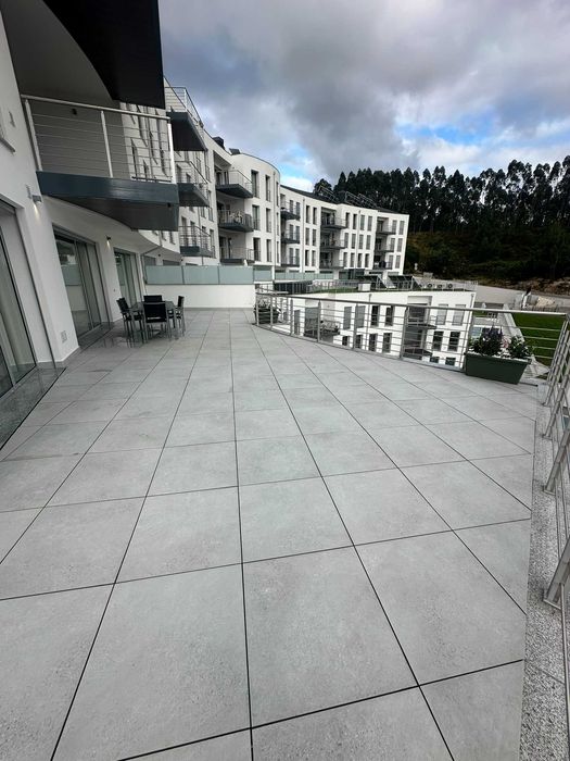 Arrenda-se Exclusivo T2 de Luxo c/ Terraço Privativo, Piscina e Spa – Pombal