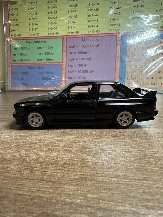 Металева модель BMW M3 (E30) 1987. Двері відкриваються!
