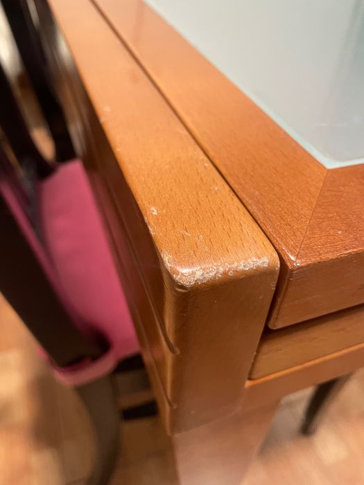 Mesa de madeira extensível com vidro temperado