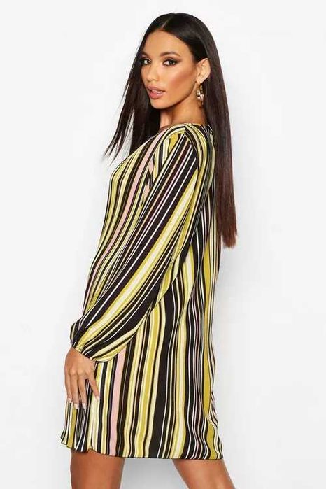 Платье новое прямого кроя с длинными рукавами и плиссировкой  Boohoo