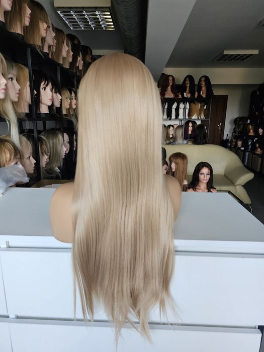 Długa peruka słowiański blond 70 cm Jagna zmiana przedziałka lacefront