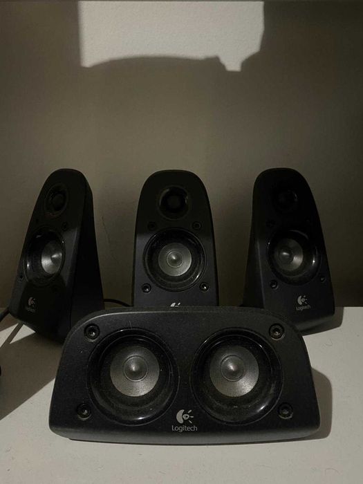 Sistema de Colunas 5.1 Logitech Z506 - Surround Sound 150W