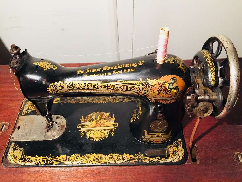 Máquina de Costura Singer - tudo de origem - a funcionar na perfeição