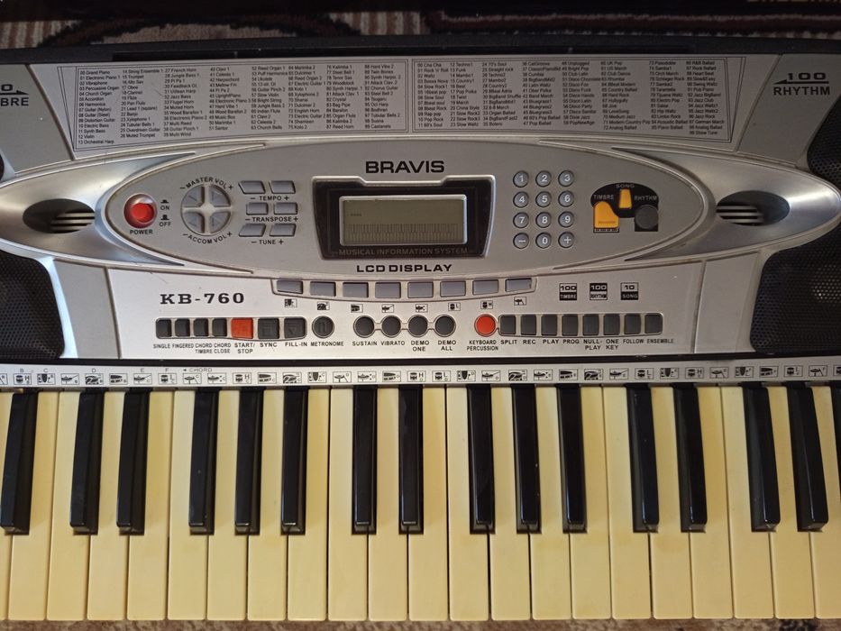 Синтезатор Bravis KB-760