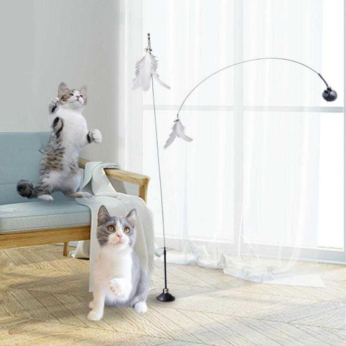 Игрушка для игры с кошками - птица с перьями