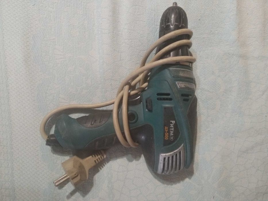 Шуруповерт в отличном состоянии.