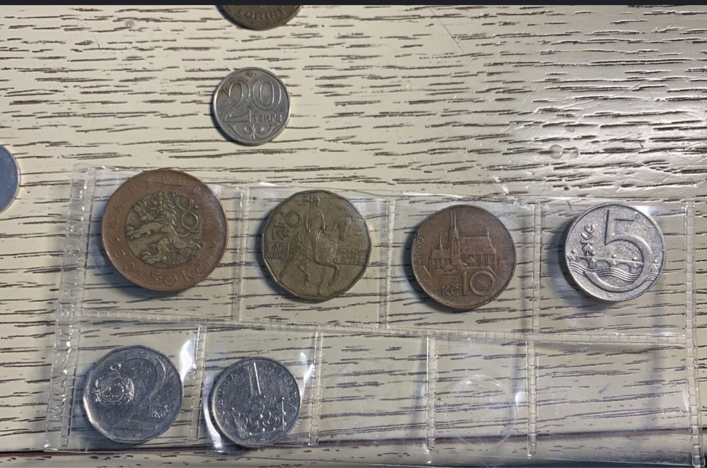 Монети різних країн світу