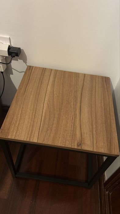 Mesa de apoio/auxiliar
