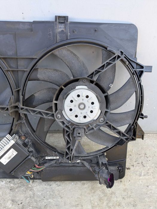 Диффузор вентилятор радіатора Audi A4 B8 Q5 A5 8K0121003P Вентилятори