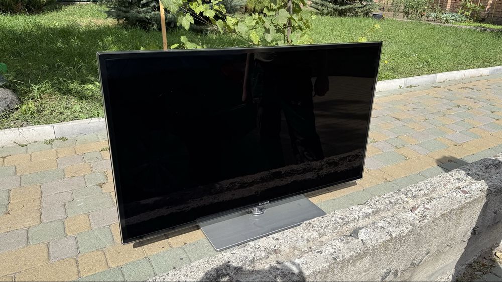 Samsung UE46D8000 диагональ 46”, Full HD, 3D, Smart TV