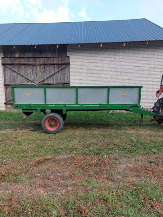 Przyczepa  z rozrzutnika