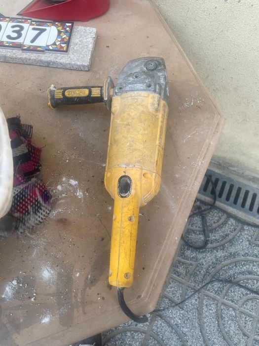 Rebarbadora DeWalt Profissional