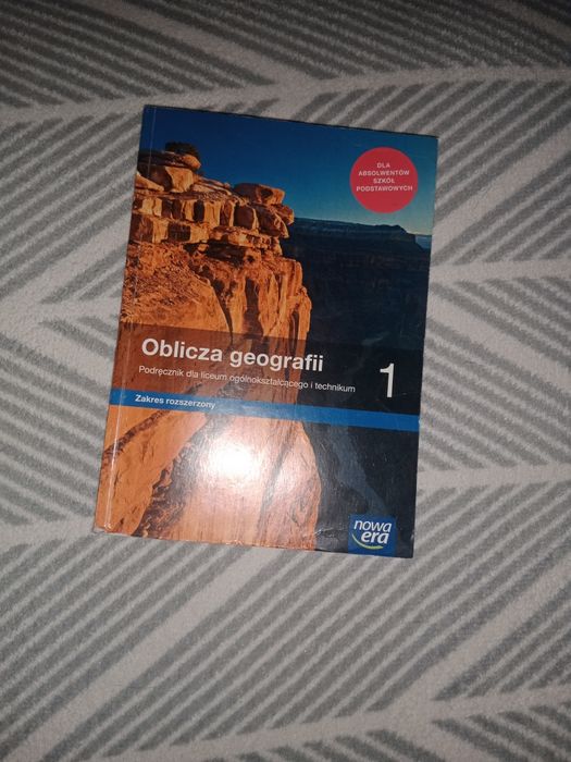 Książka do geografi roszerzonej klasa 1