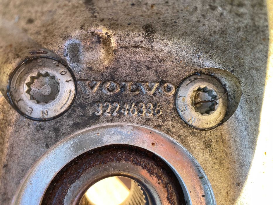 Piasta zwrotnica koła przedniego prawa Volvo XC40 C40