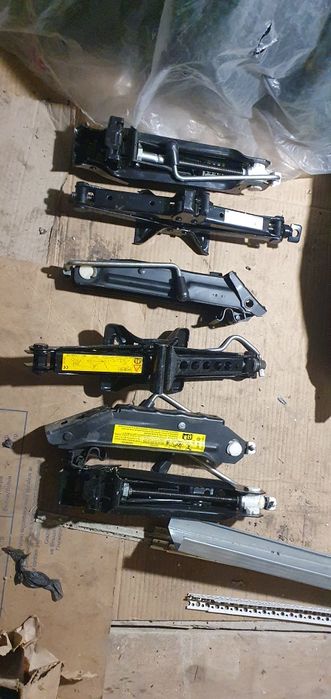 Домкрат крюк гак ключ колісний