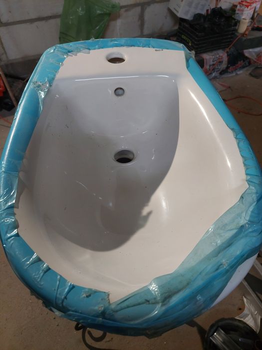 Bidet stojący roca z deską.