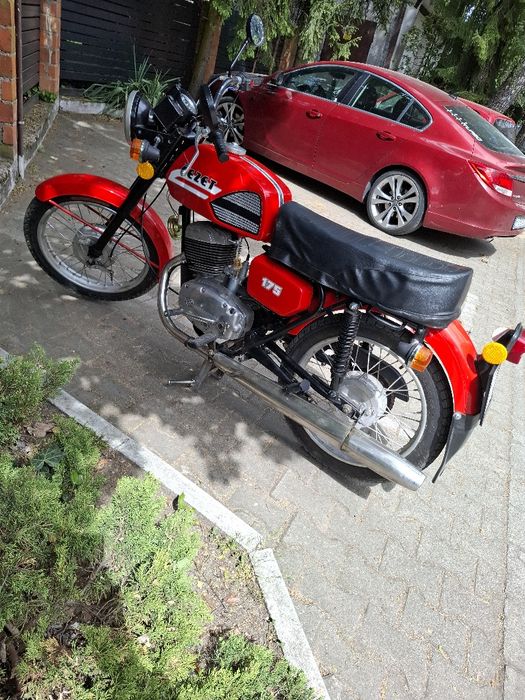 Cz 175 487 >jawa>zarejestrowana opłacona