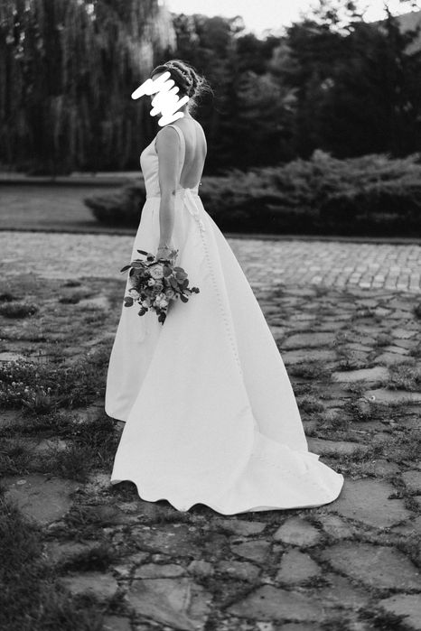 Elegancka, gładka suknia ślubna Maggie Sottero– w kolorze ecru