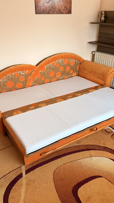 Kanapa rozkladana z pojemnikiem stan idealny