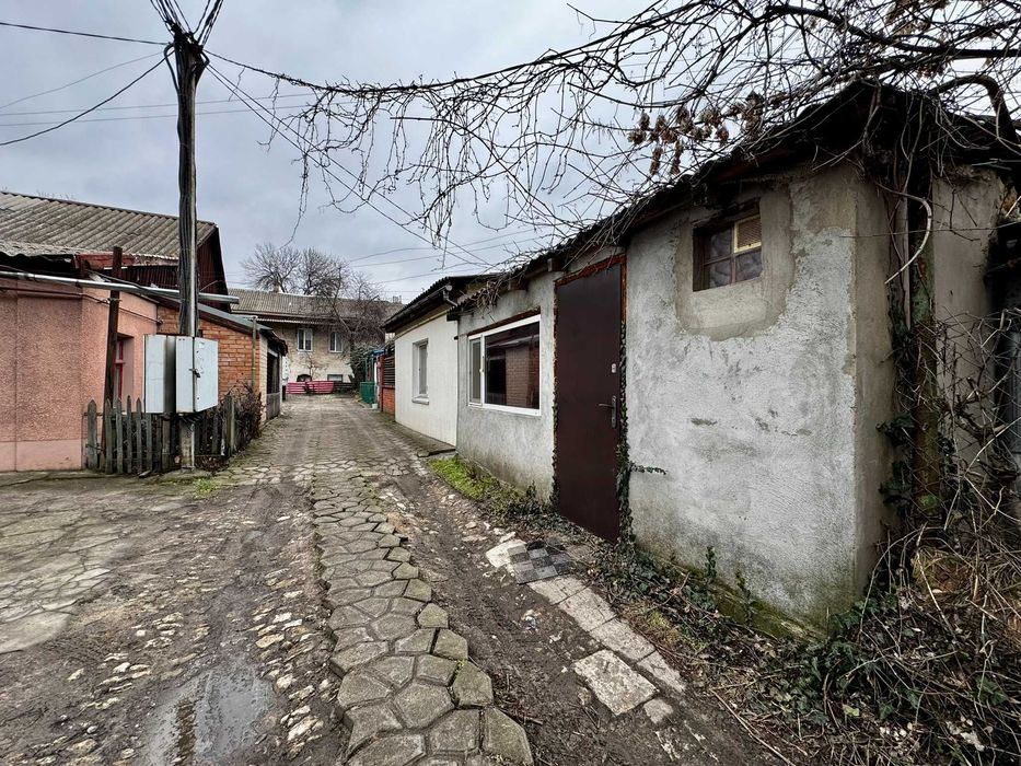 Продаю 2-кімнатну квартиру на землі, Центр, вул. О. Вадатурського. Ц5