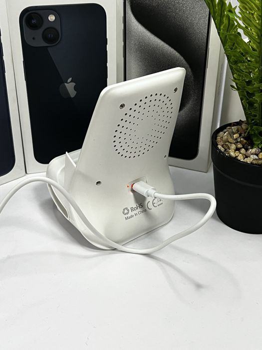 Бездротова зарядна станція Qi для смартфонів