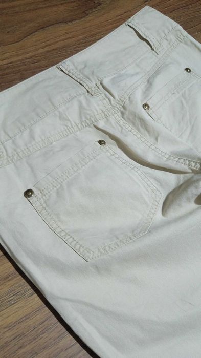 Colours od the world spodnie beżowe cienki jeans beige S/M