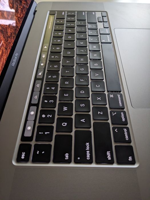 macbook pro i9 32 1tb - Купить электронику - Цены на OLX.ua