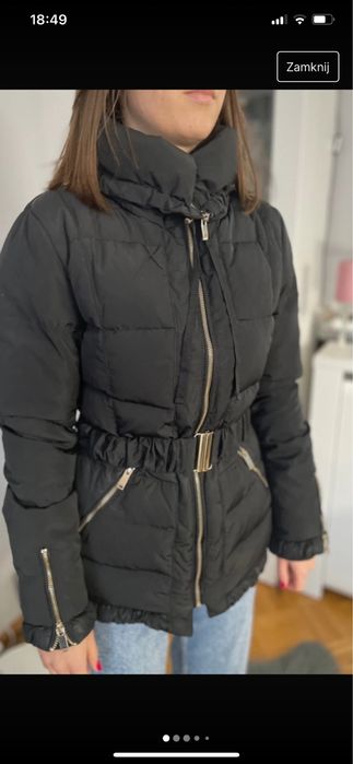 Czarna krótka puchowa kurtka  zimowazłote zamki Bershka rozmiar S
