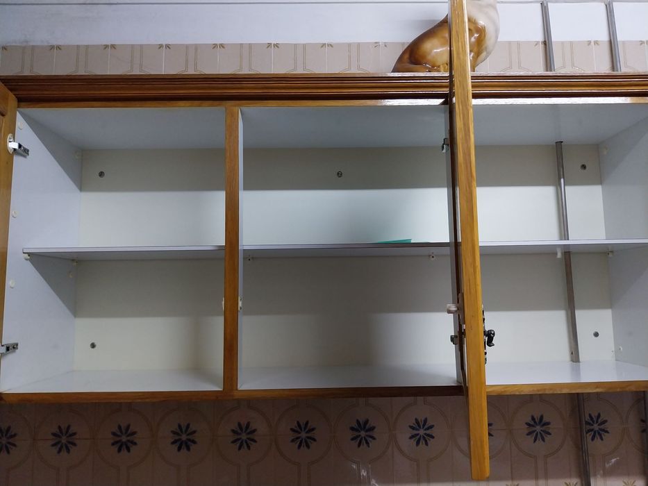 Cozinha Antiga em Madeira de Carvalho – Clássica e Robusta