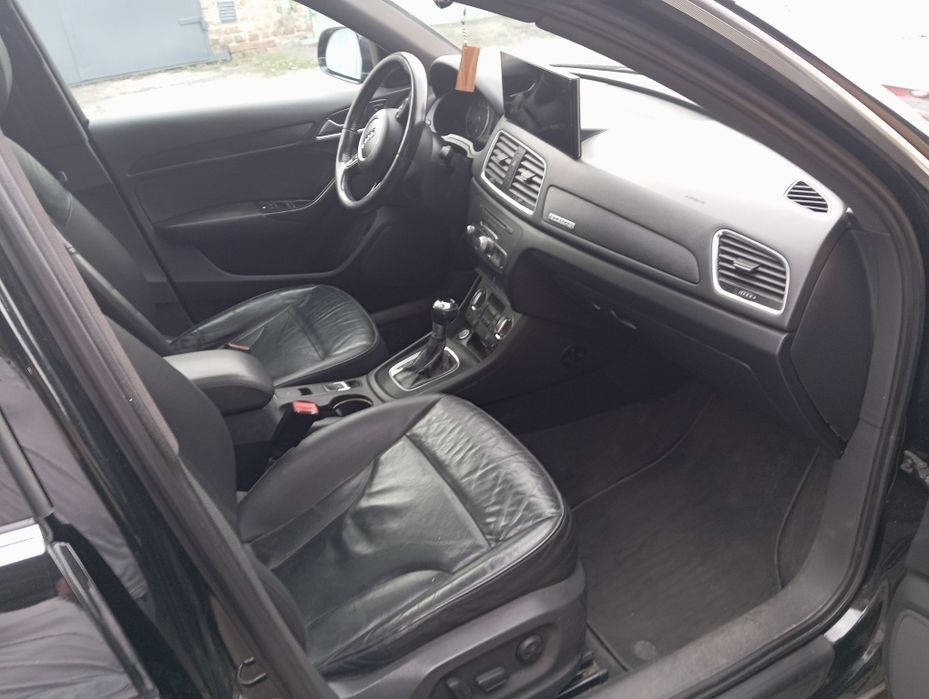 Продам AUDI Q3 quattro