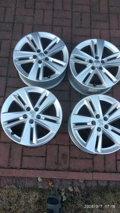 Oryginalne Alufelgi R17 Opel  5 x108 super stan jak nowe