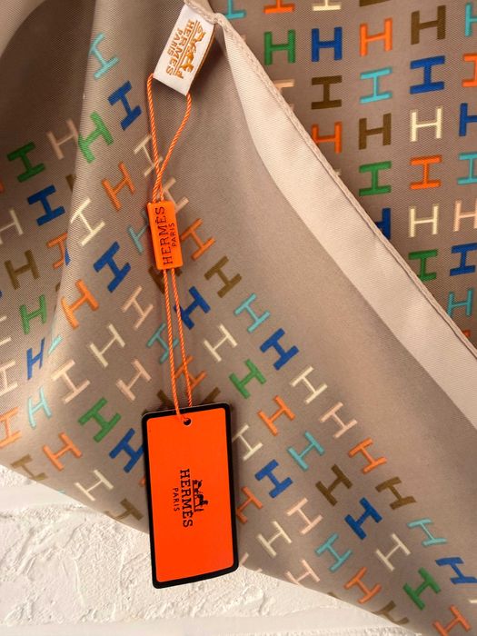 Новинка шовкова хустка в стилі Hermès 90x90 см