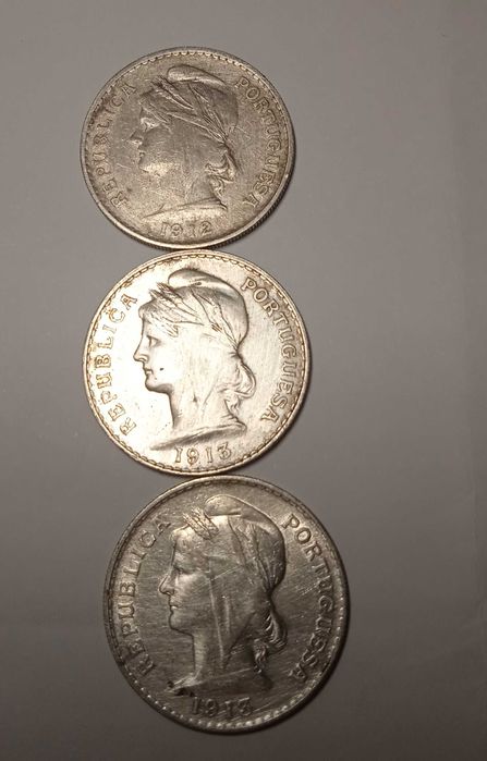 Moedas em prata de 50 centavos