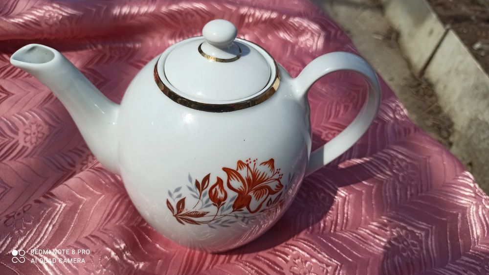 Фарфоровый чайник Рига