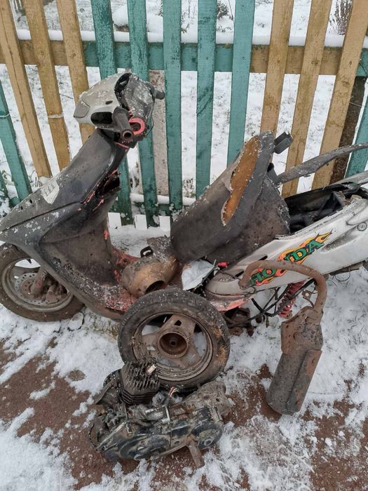 Продам два мопеда хонда діо, один з них в робочому стані