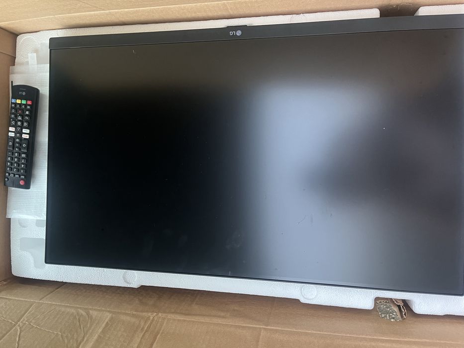 Televisão Smart 27 Polegadas LG, com comando.64751007253507120