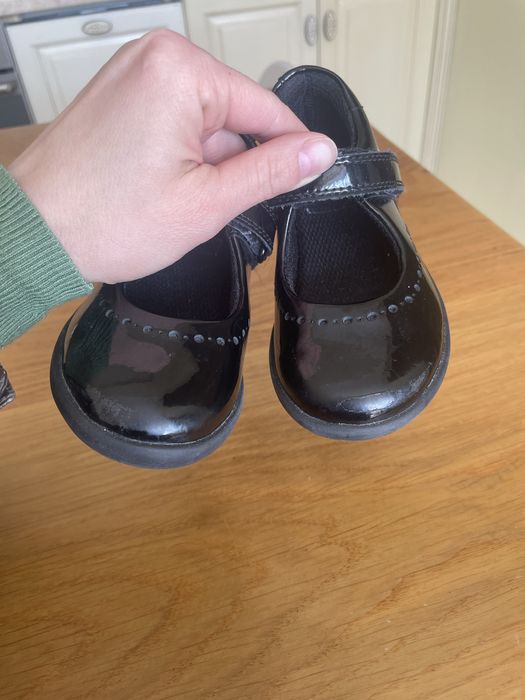 Туфлі clarks лакові