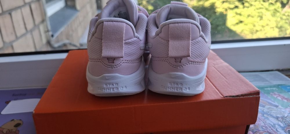 Дитячі кросівки Nike Star Runner 4 для дівчинки