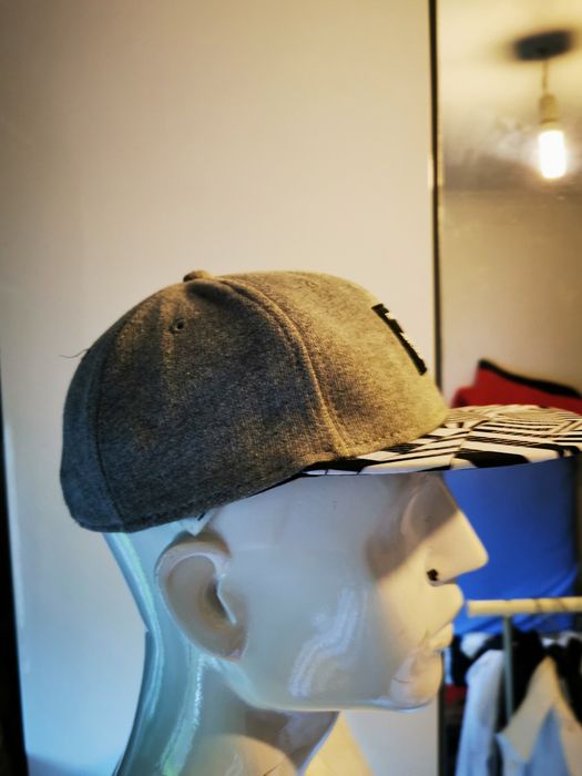 Boné Firetrap Cinzento
