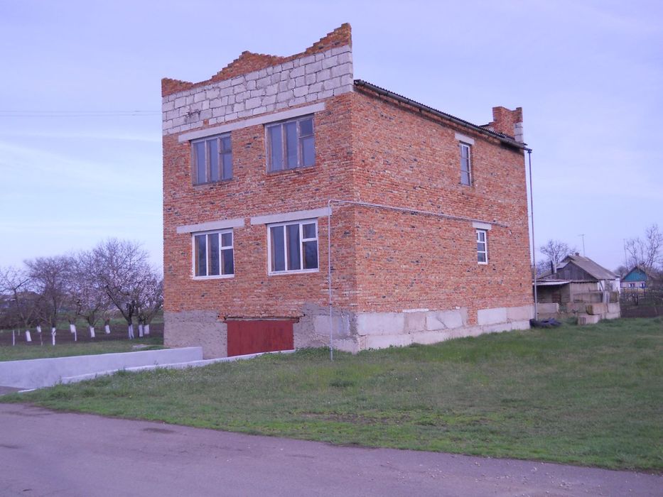 Дом Миколаївська область, Баштанський район, с. Лоцкіно 160 кВ.м.