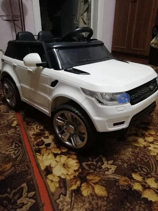 Дитяче авто рендж ровер