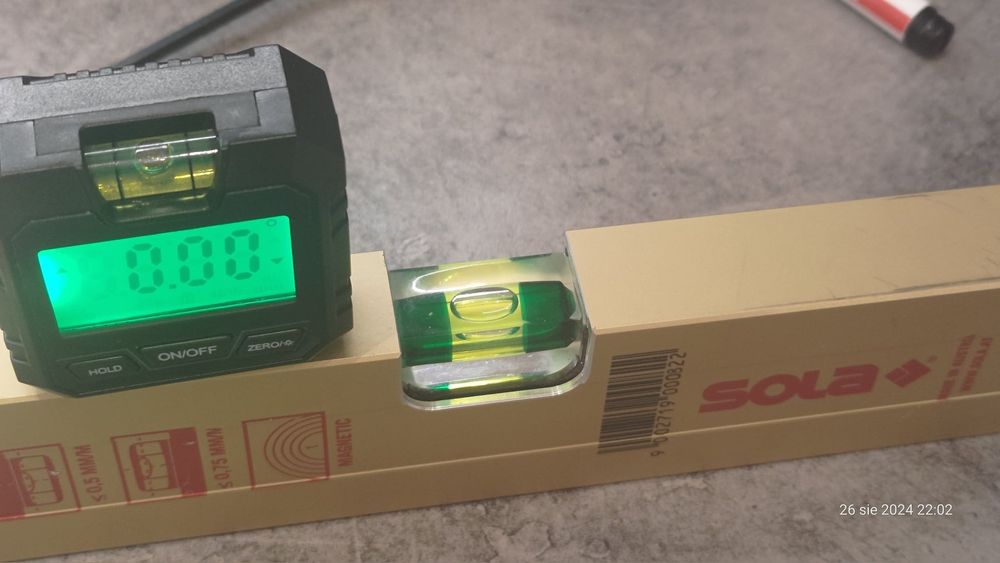 Cyfrowy miernik poziomica