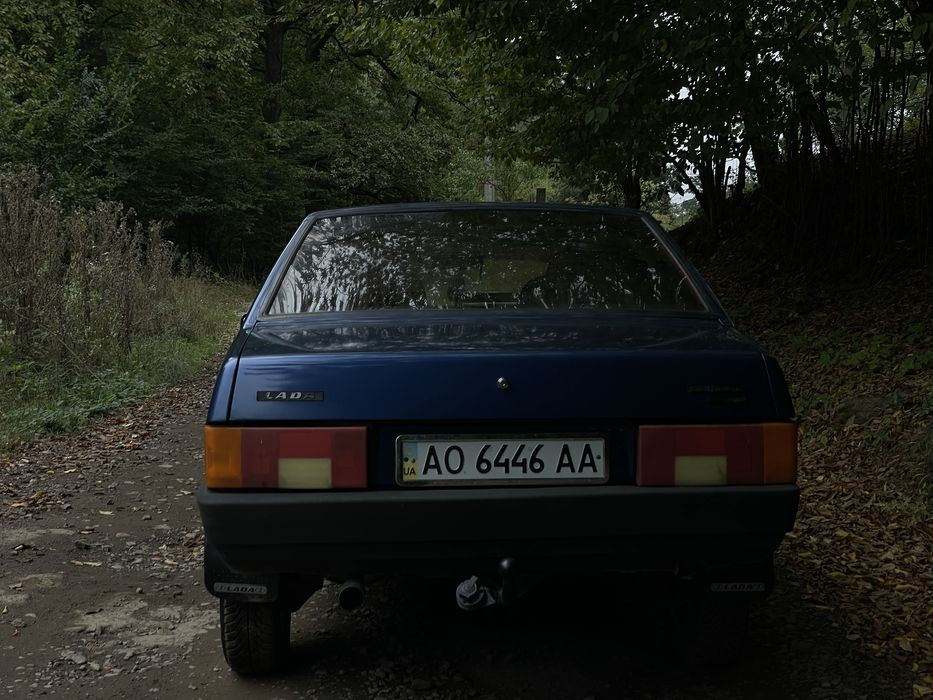 Lada Ваз 21099.