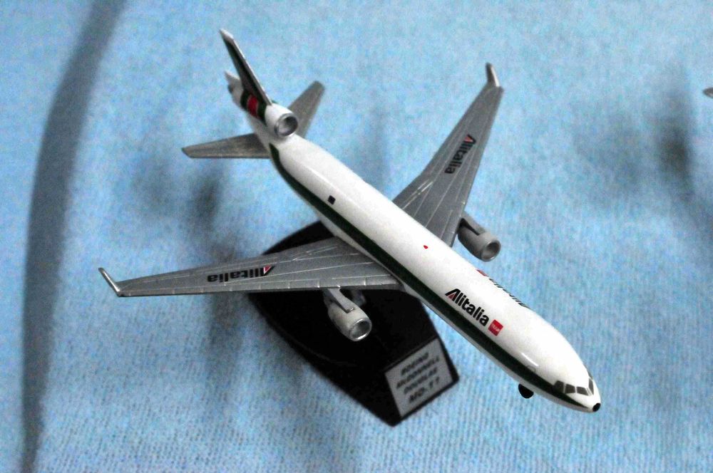 Metal - Boeing McDonnell Douglas MD-11 - Alitalia