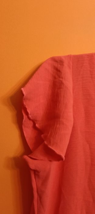 Vestido salmão com manga caída