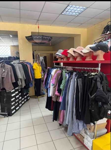 Нежитлове приміщення магазину загальною площею 118,9 кв.м.