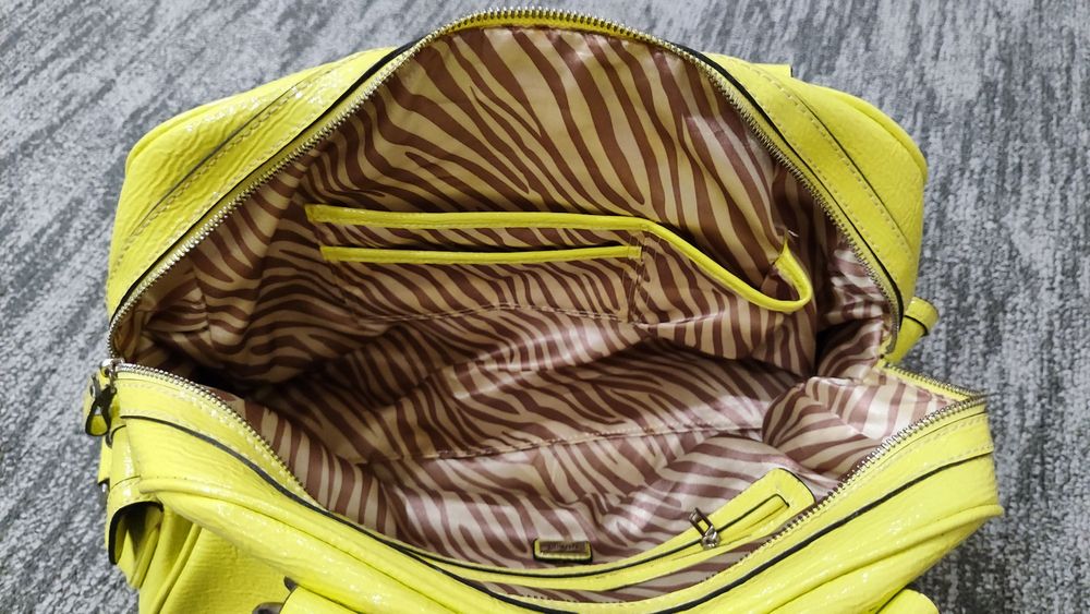 Жіноча сумка шкіряна Guess